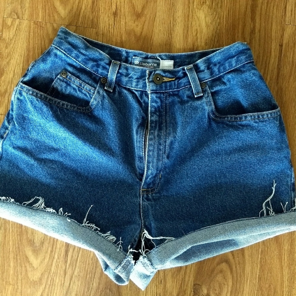 Mom Jeans, Denim Short Cutoff, Size 6 (modern 2-4)